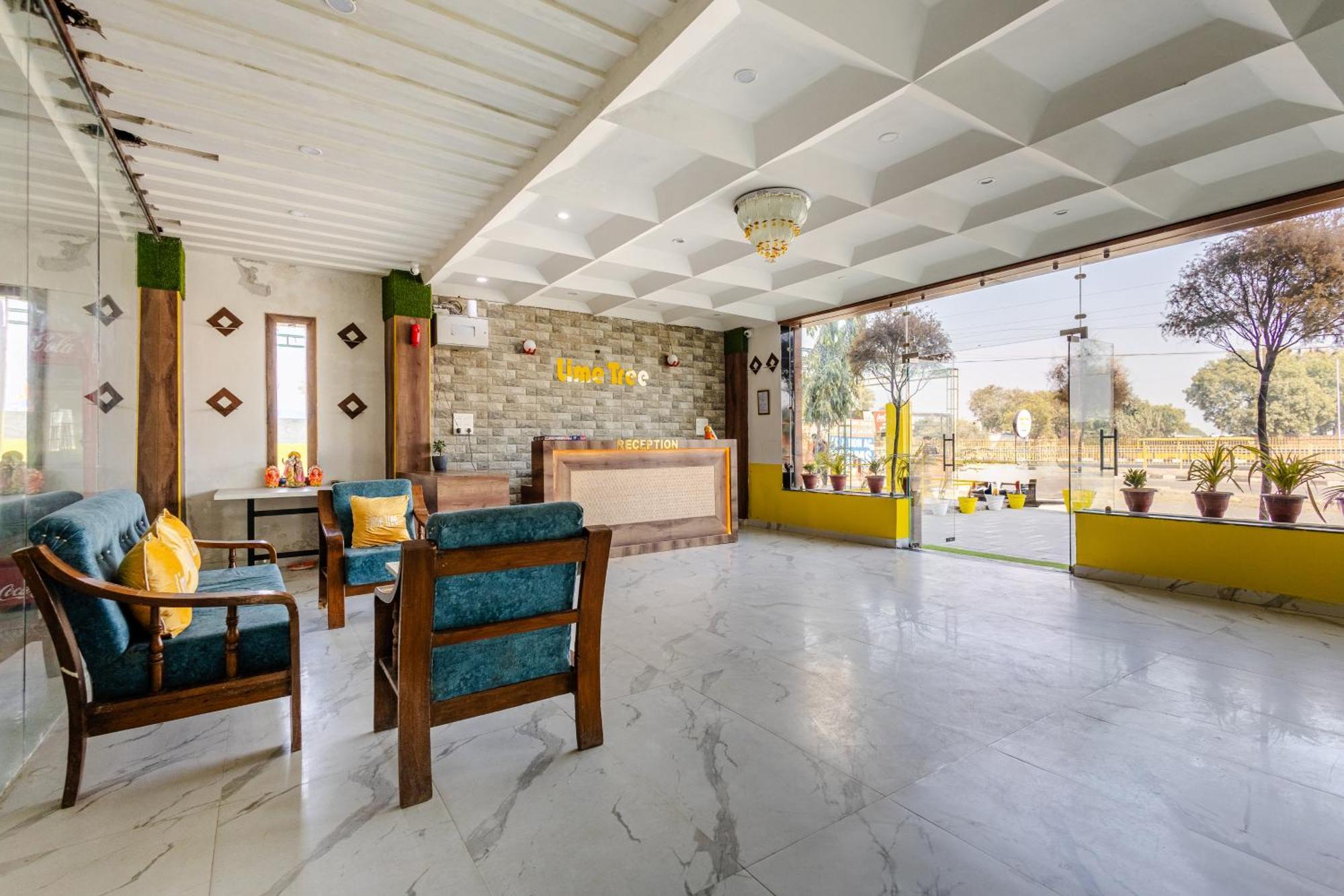 Lime Tree Hotel And Banquet Вриндавана Экстерьер фото