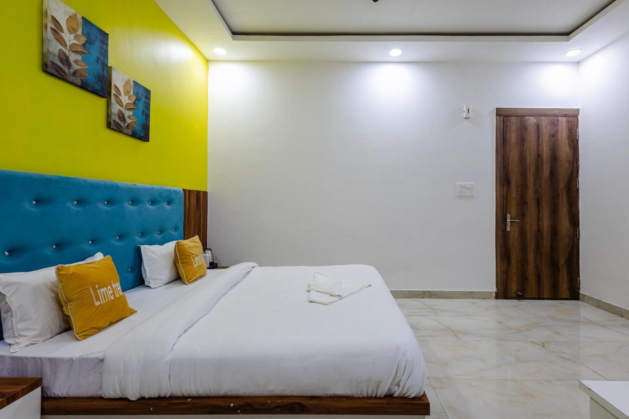 Lime Tree Hotel And Banquet Вриндавана Экстерьер фото