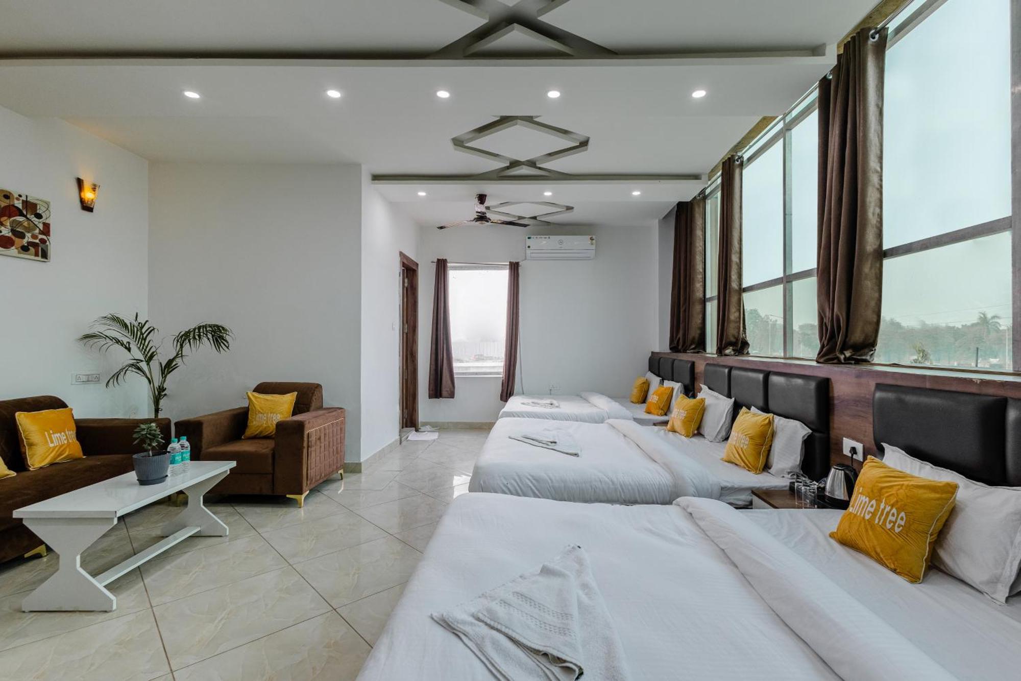 Lime Tree Hotel And Banquet Вриндавана Экстерьер фото