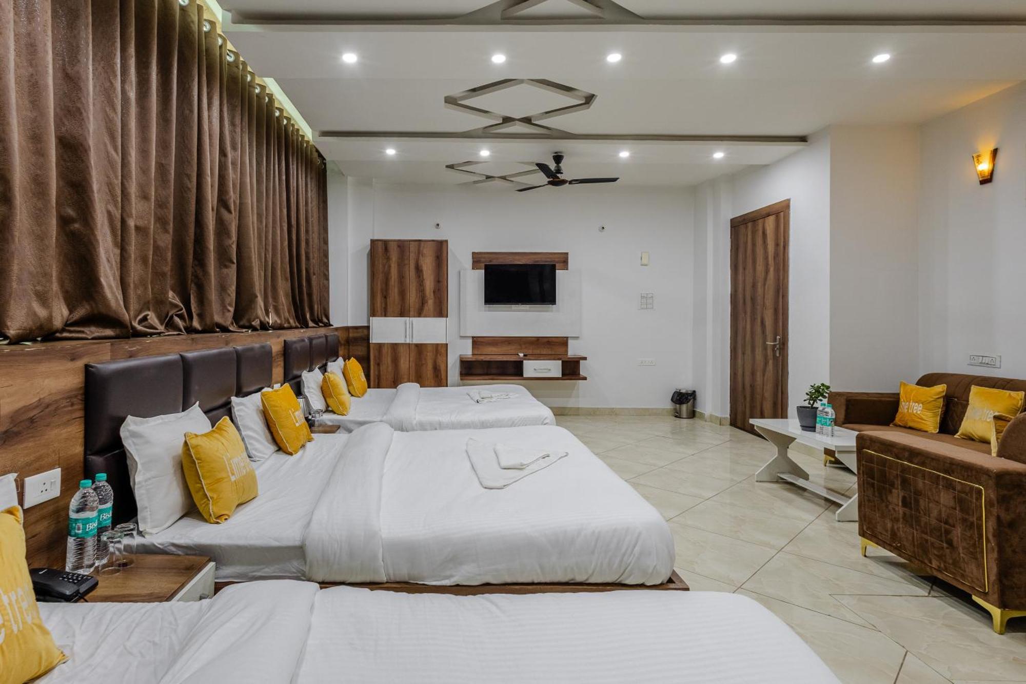 Lime Tree Hotel And Banquet Вриндавана Экстерьер фото